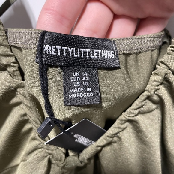 Pretty Little Thing Women's Elegant Off Shoulder Dress Size 10 - Picture 4 of 4